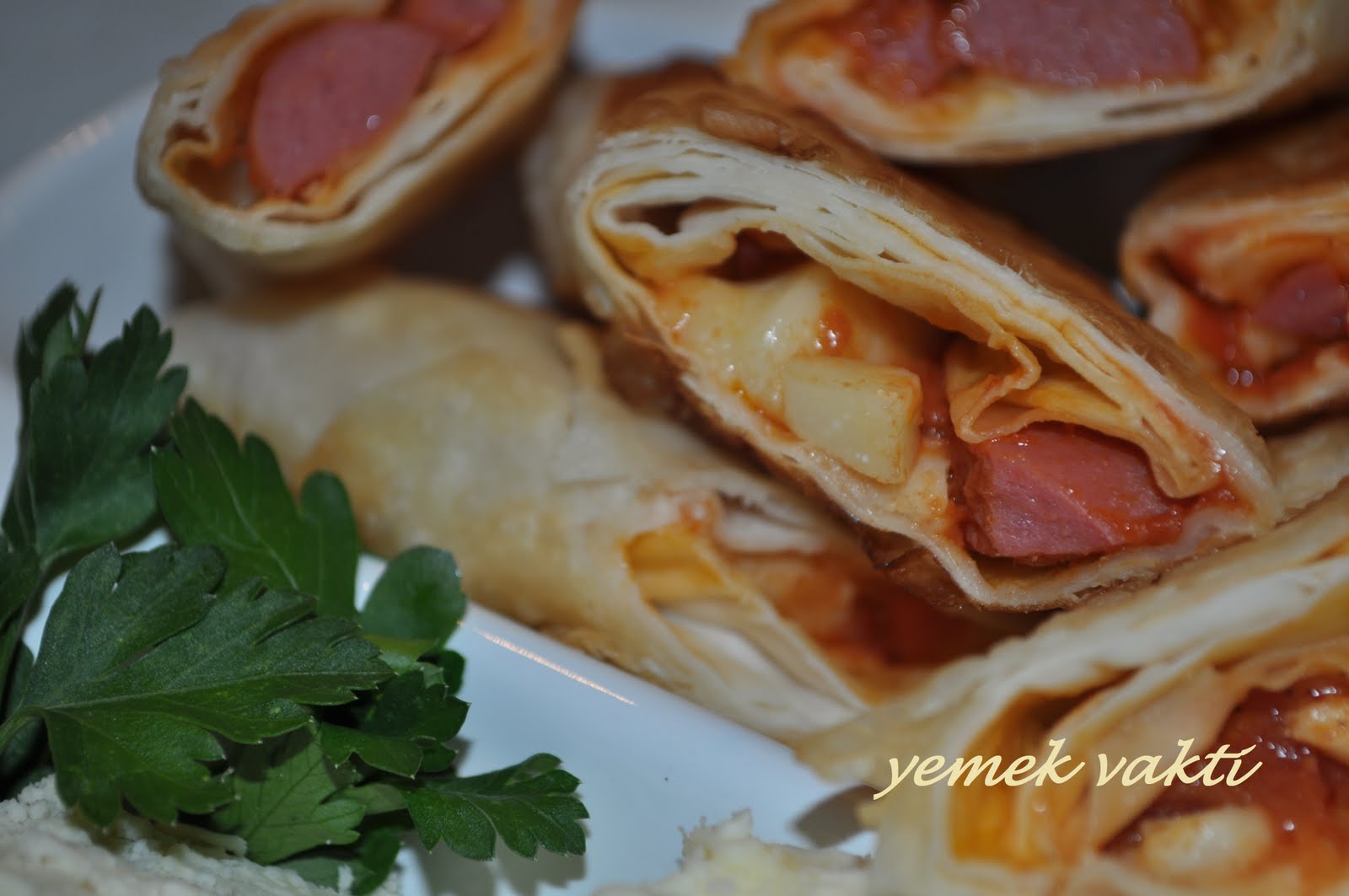 Sosisli Börek
